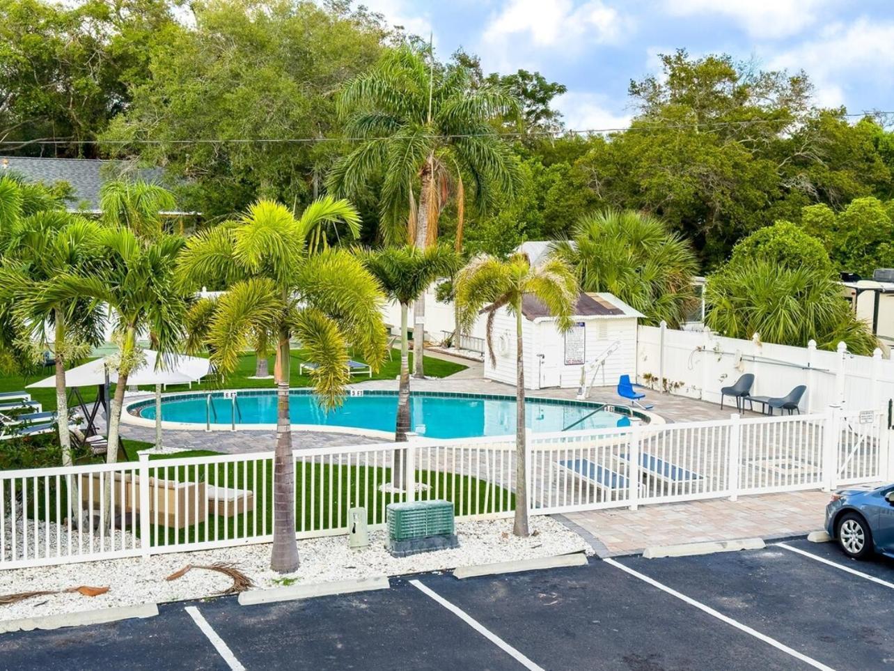 Villa 2B1B Stylish Little House W Shared Pool 511 Clearwater Esterno foto
